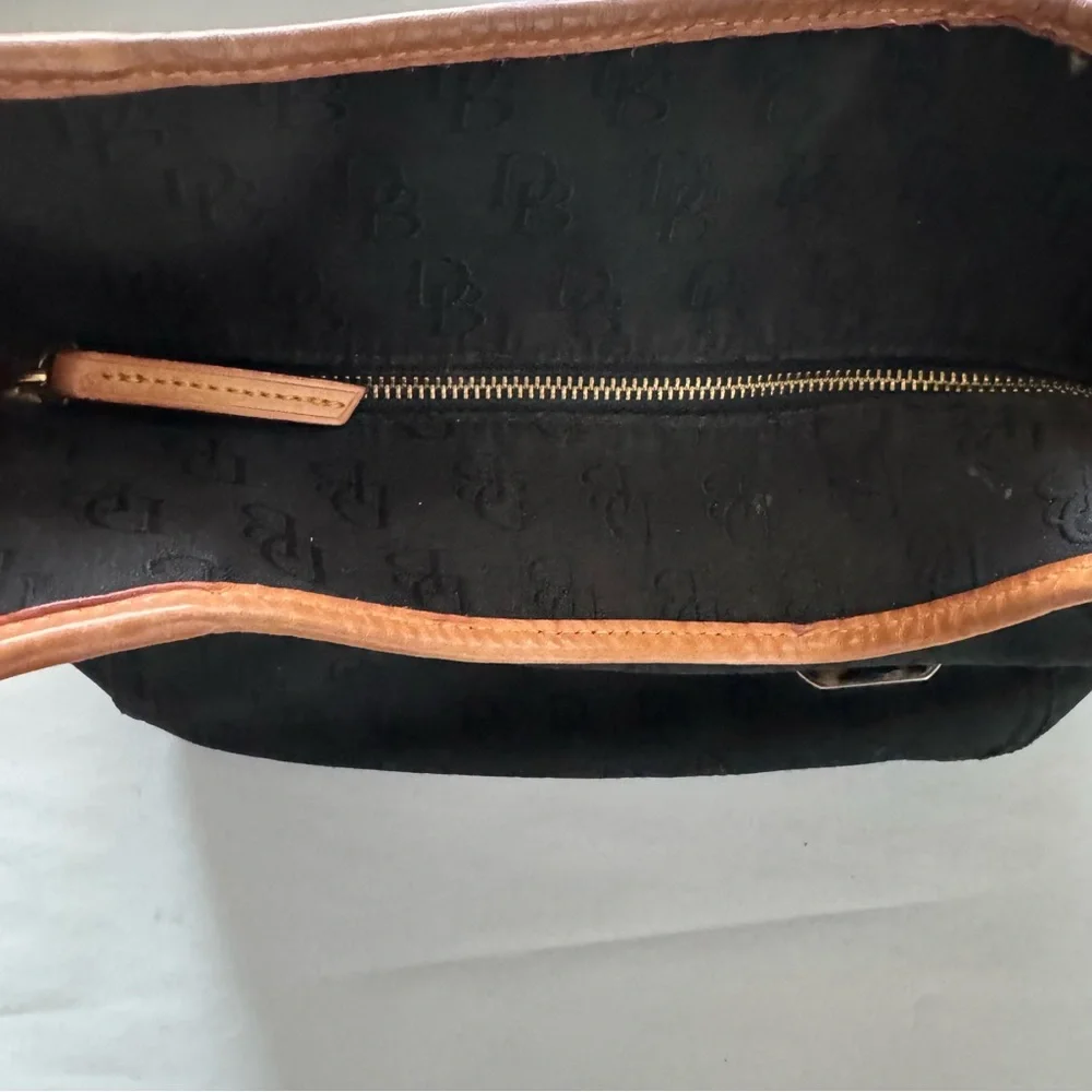 Dooney & Bourke black and tan‎ monogram Handbag hobo